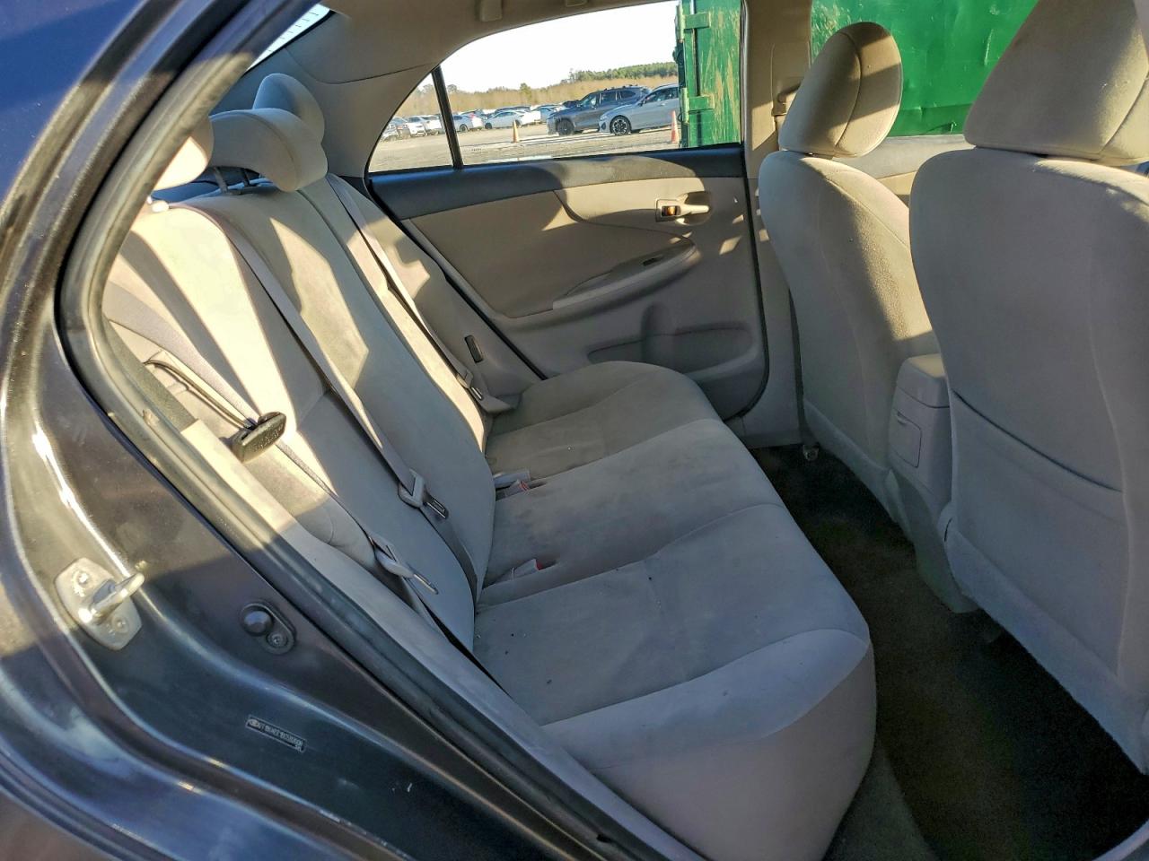 Toyota Corolla Base Image 11