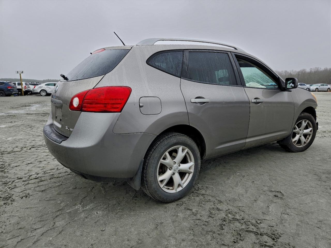 Nissan Rogue S Image 2