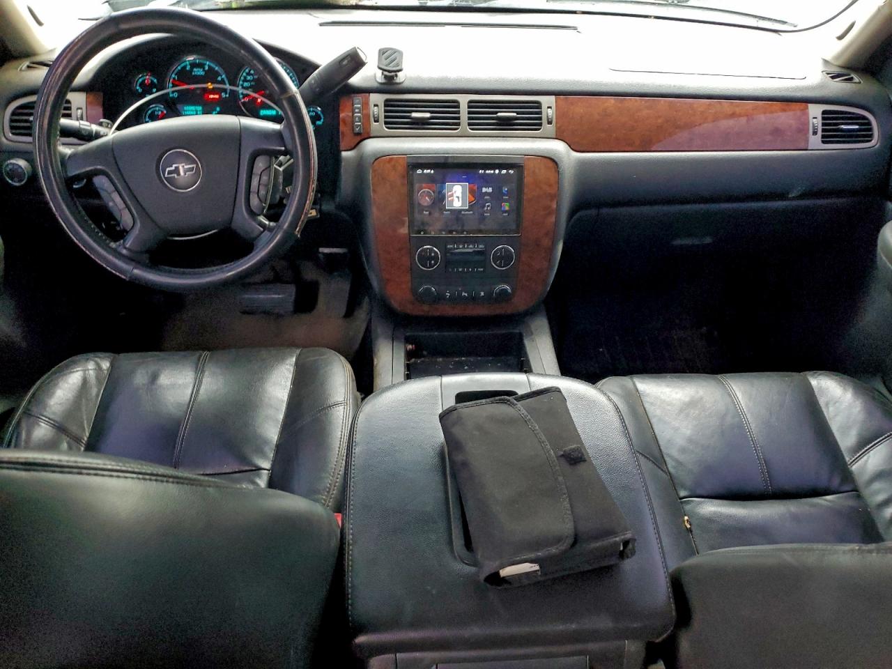 Chevrolet Silverado K2500 Heavy Duty Ltz Image 3