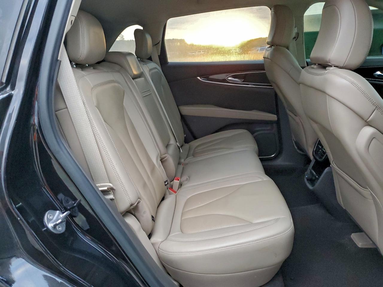 Lincoln Nautilus Image 12