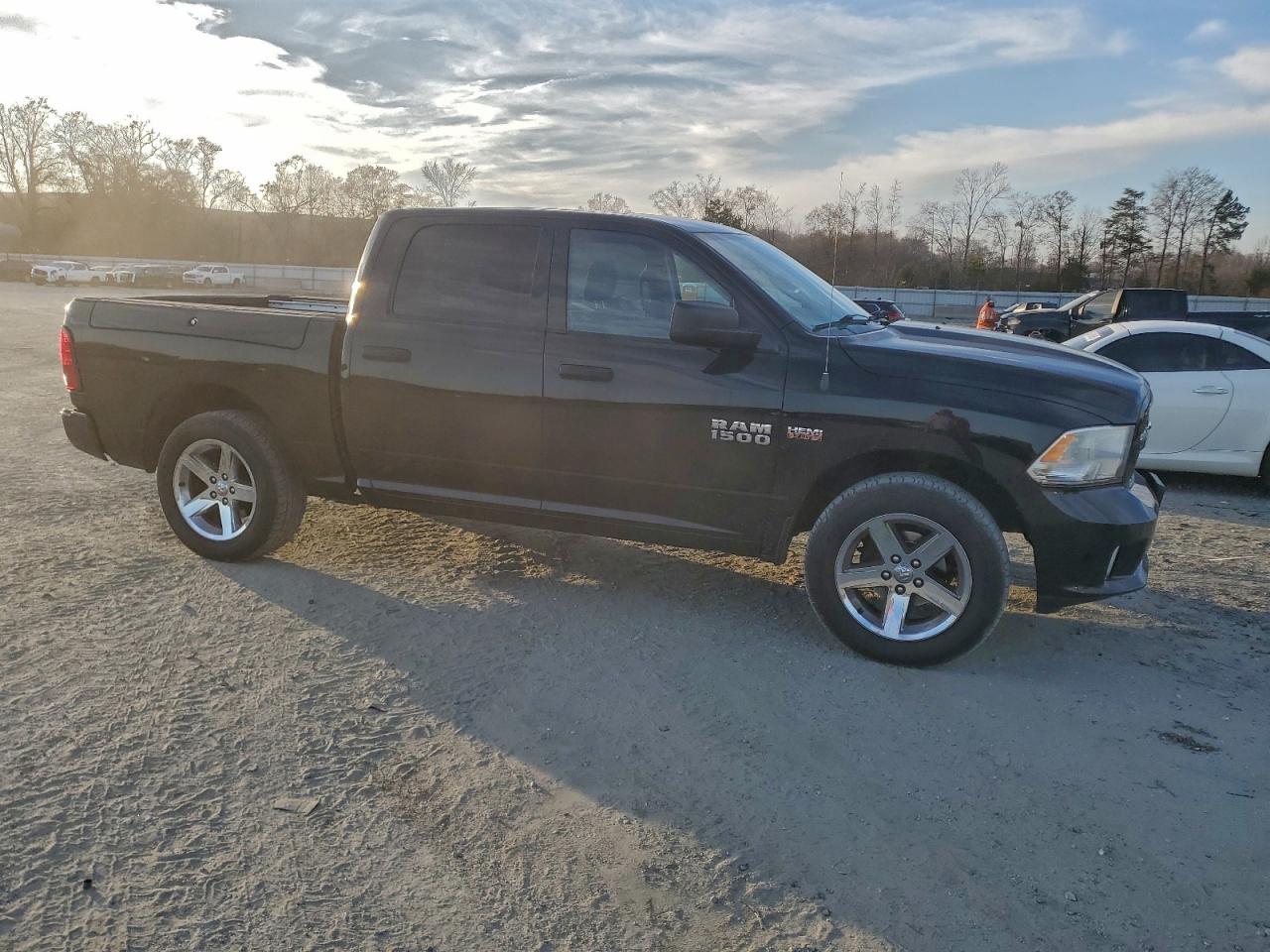 Ram 1500 St Image 3