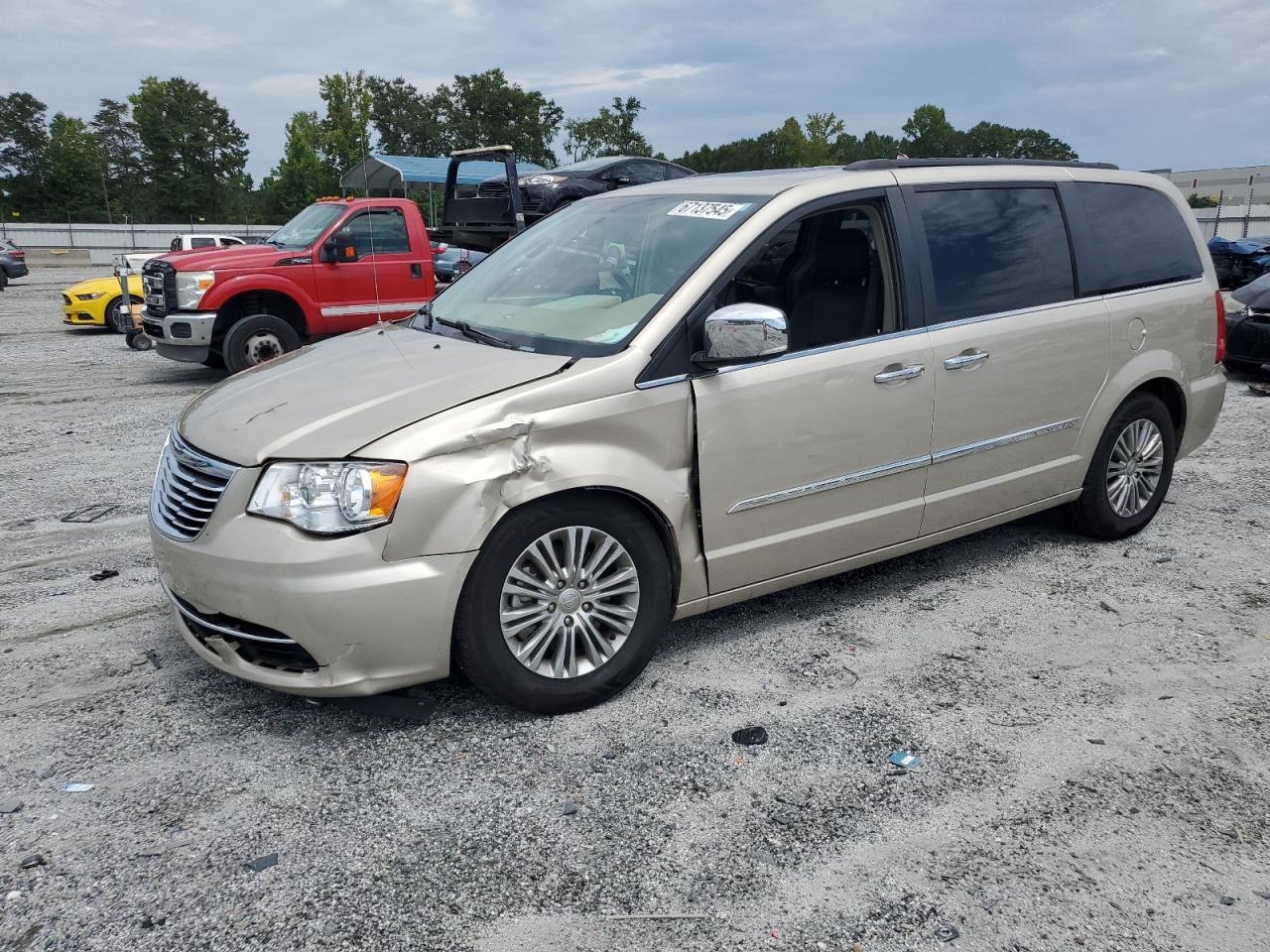 Chrysler Minivan Touring L Image 1