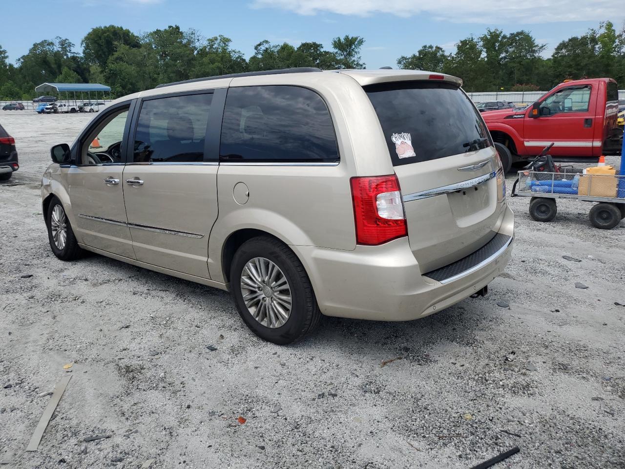 Chrysler Minivan Touring L Image 3