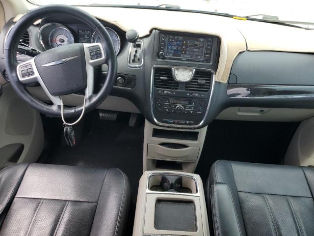 Chrysler Minivan Touring L Image 7