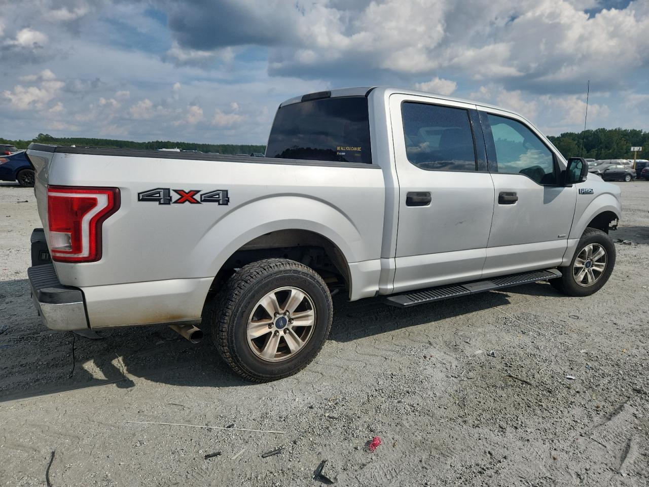 Ford F-150 Supercrew Image 3