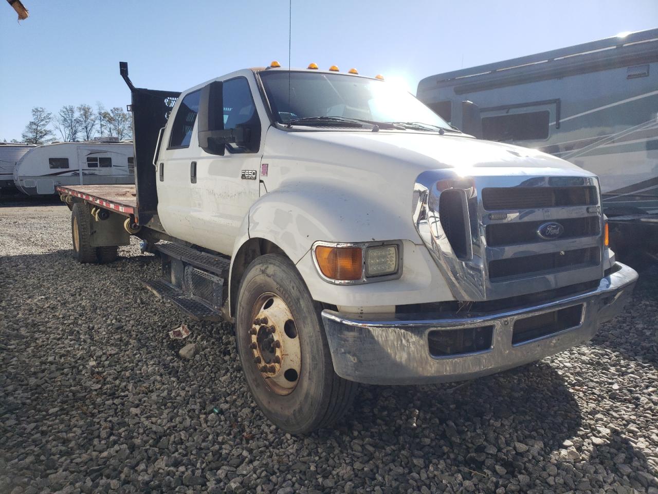 Ford F-650 Super Duty Image 1