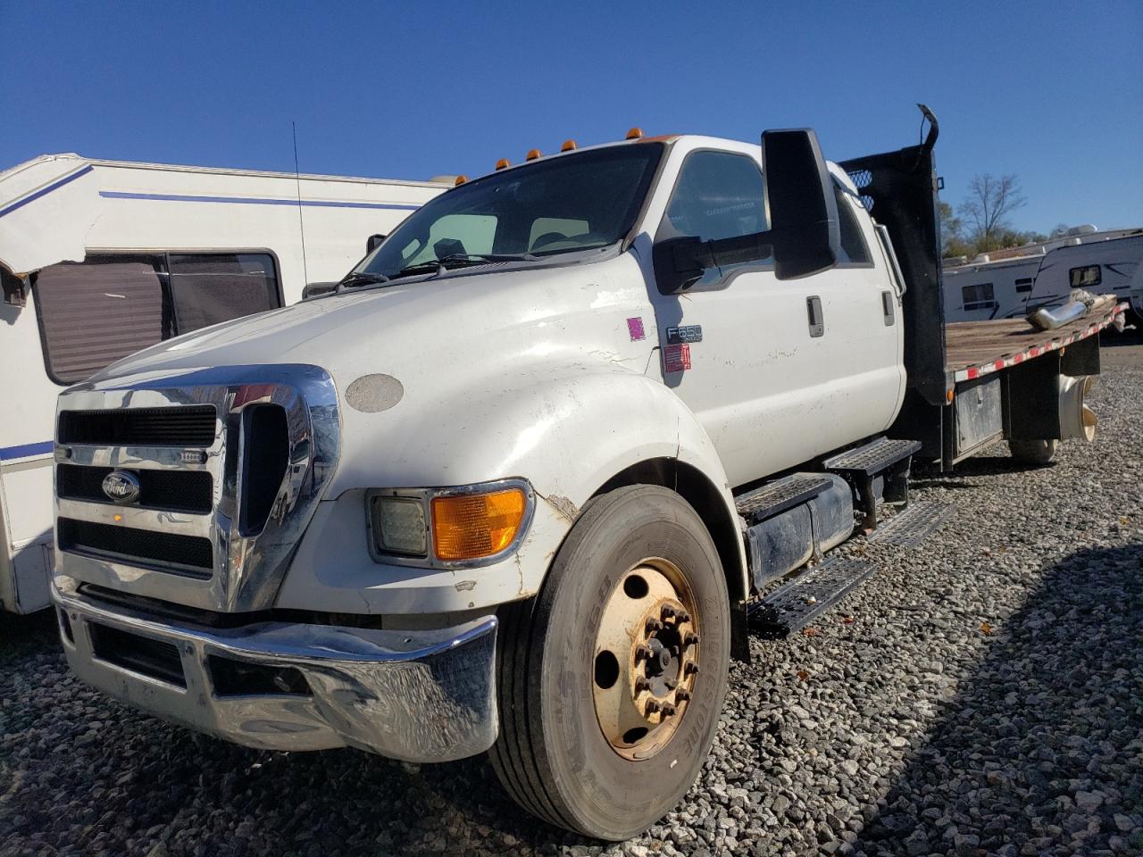 Ford F-650 Super Duty Image 7