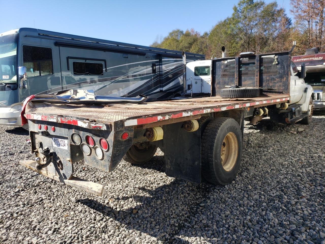 Ford F-650 Super Duty Image 3