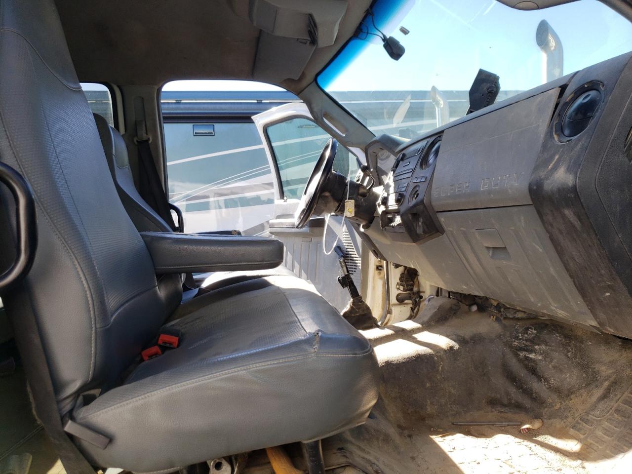 Ford F-650 Super Duty Image 8