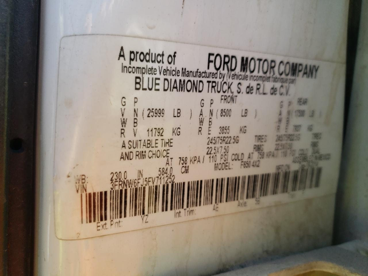 Ford F-650 Super Duty Image 6