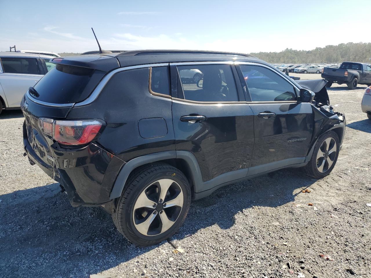 Jeep Compass Latitude Image 2