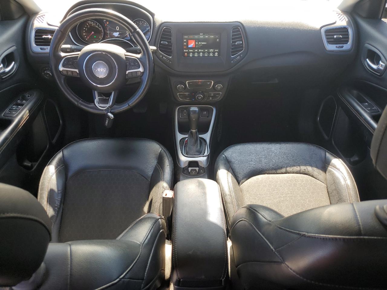 Jeep Compass Latitude Image 9