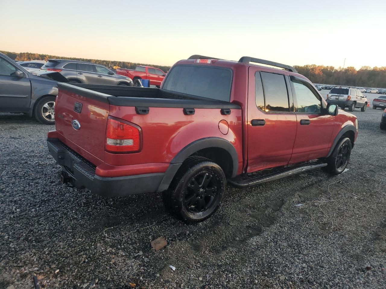 Ford Explorer Xlt Image 2