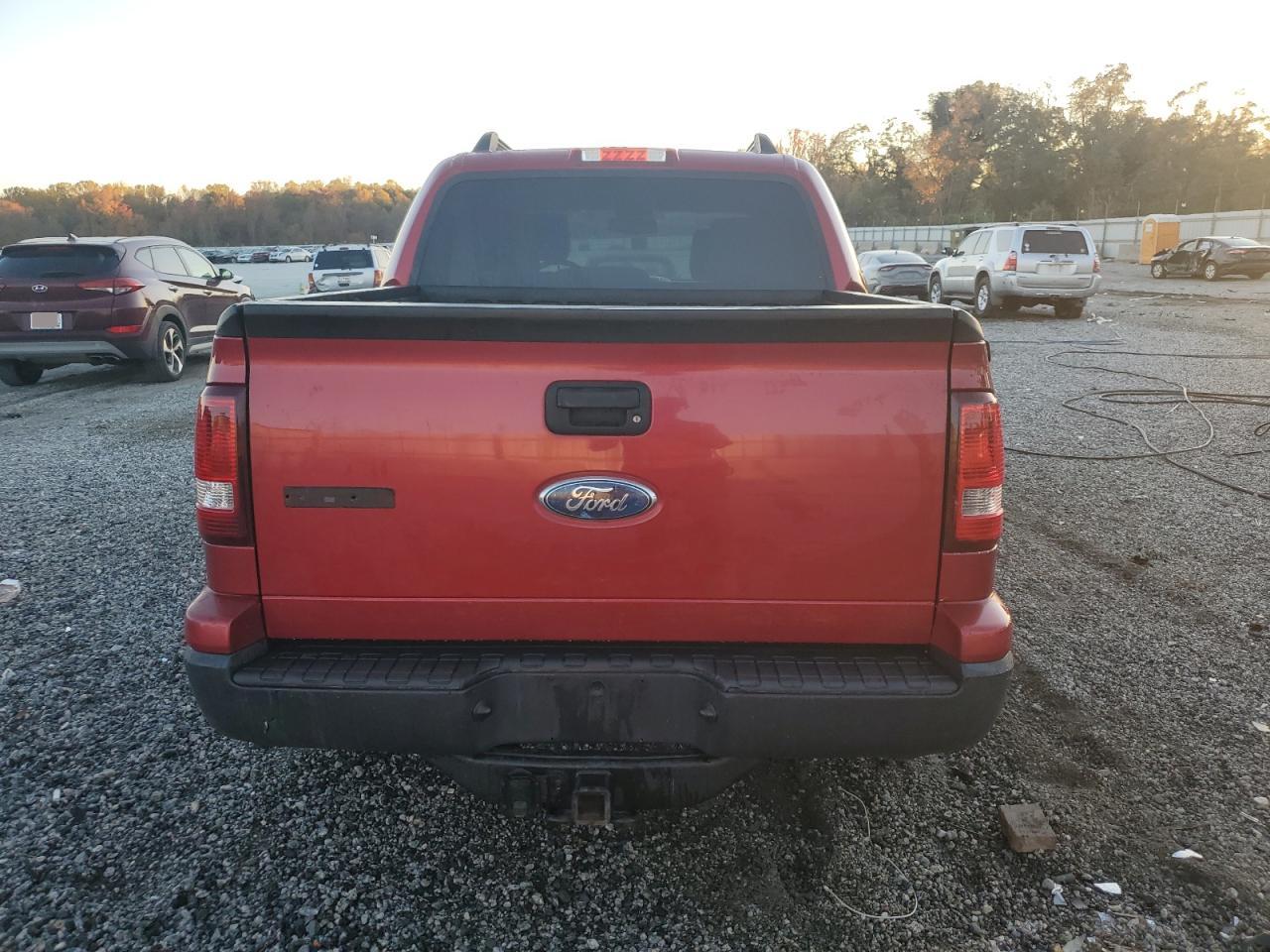 Ford Explorer Xlt Image 10