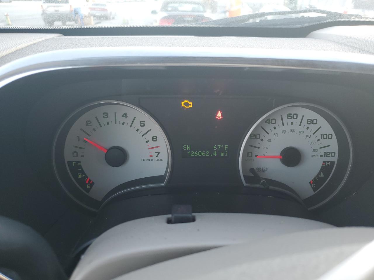 Ford Explorer Xlt Image 6