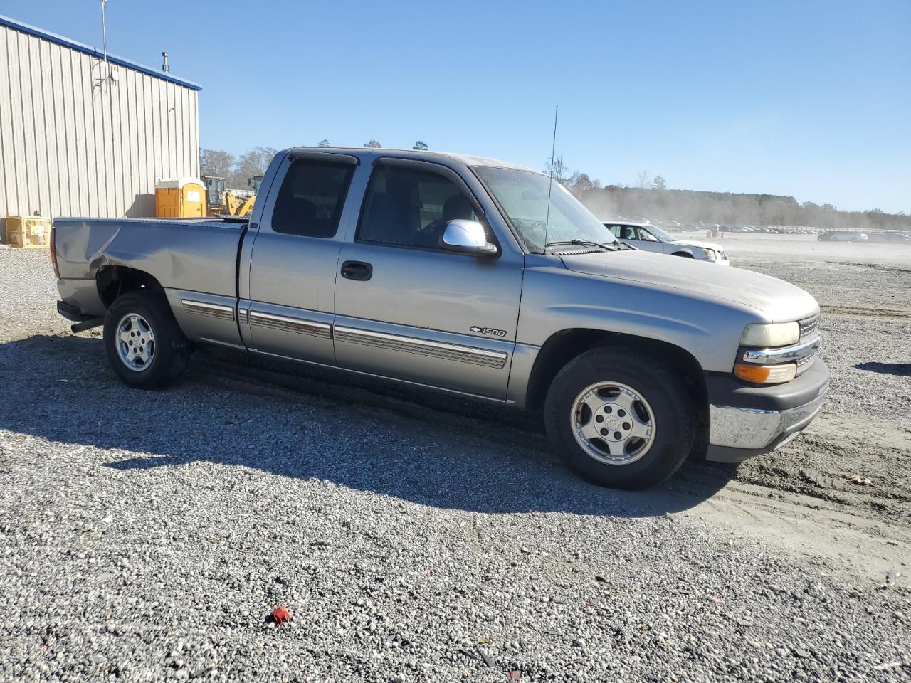 Chevrolet Silverado C1500 Image 4