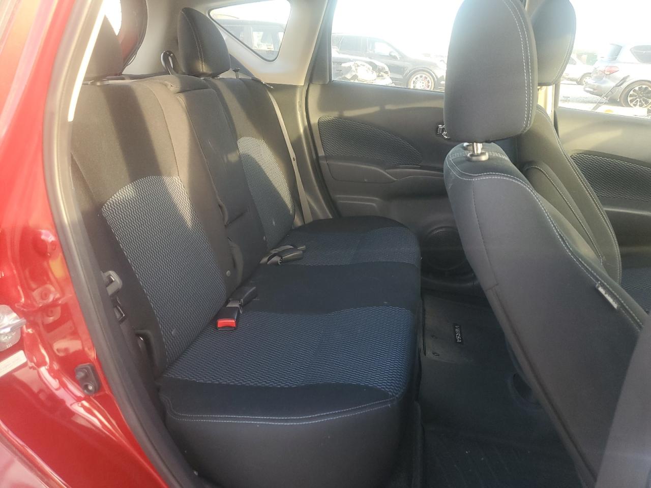 Nissan Versa S Image 8