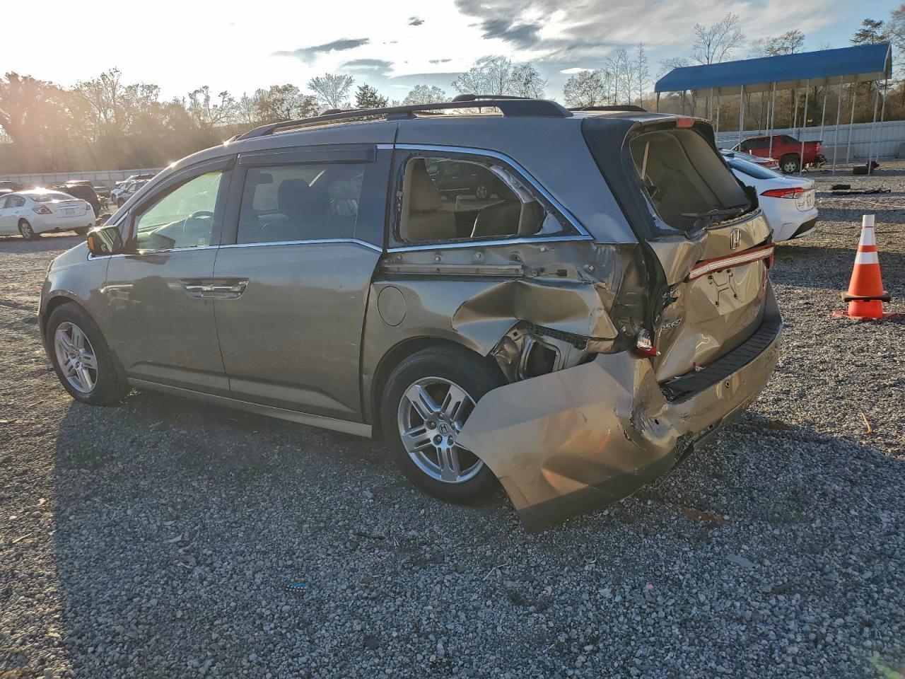 Honda Odyssey Touring Image 12