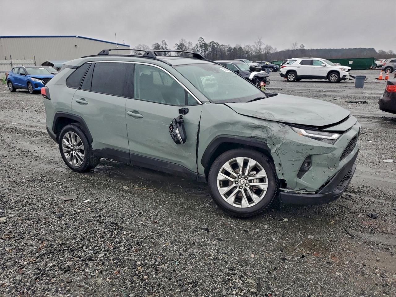 Toyota RAV4 Xle Premium Image 4