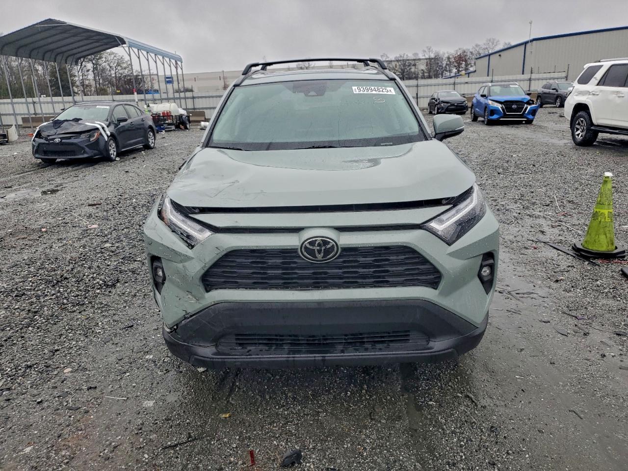 Toyota RAV4 Xle Premium Image 2