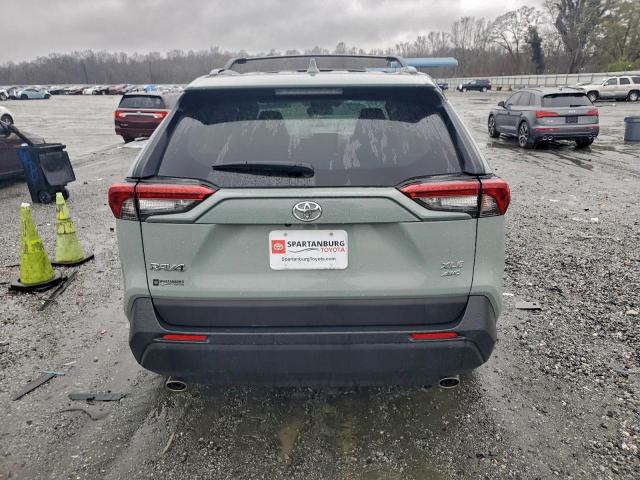 Toyota RAV4 Xle Premium Image 12