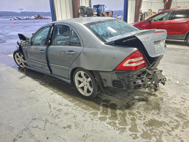 Mercedes-Benz C-Class 230 Image 4