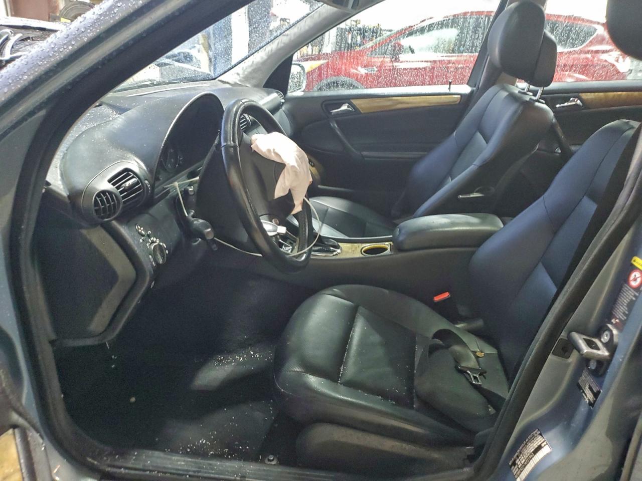 Mercedes-Benz C-Class 230 Image 3