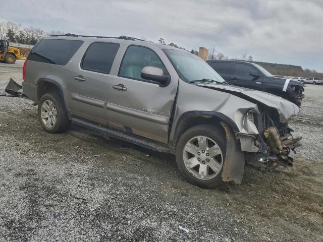 GMC Yukon K1500 Image 12