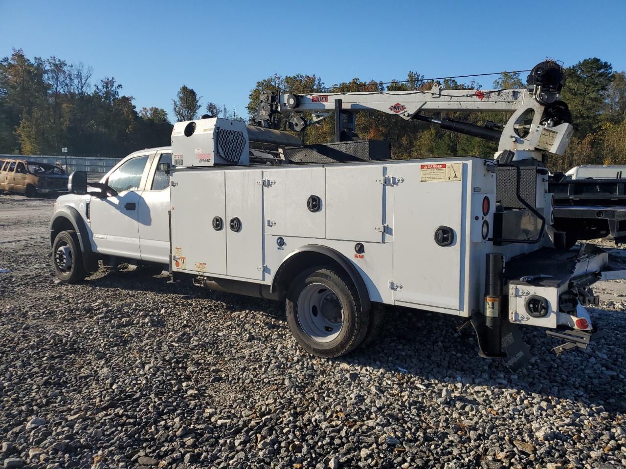 Ford F-550 Super Duty Image 3