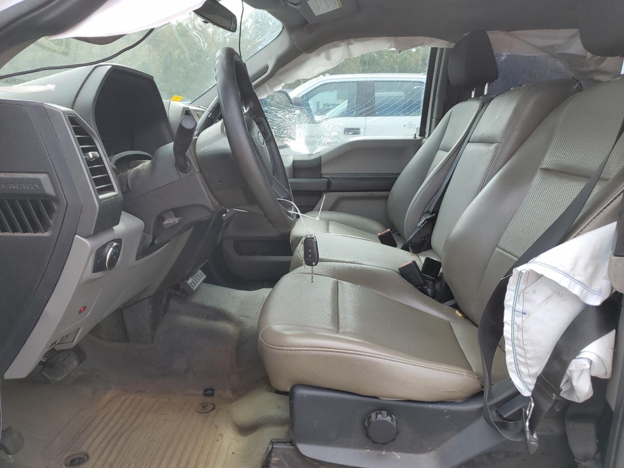 Ford F-550 Super Duty Image 7