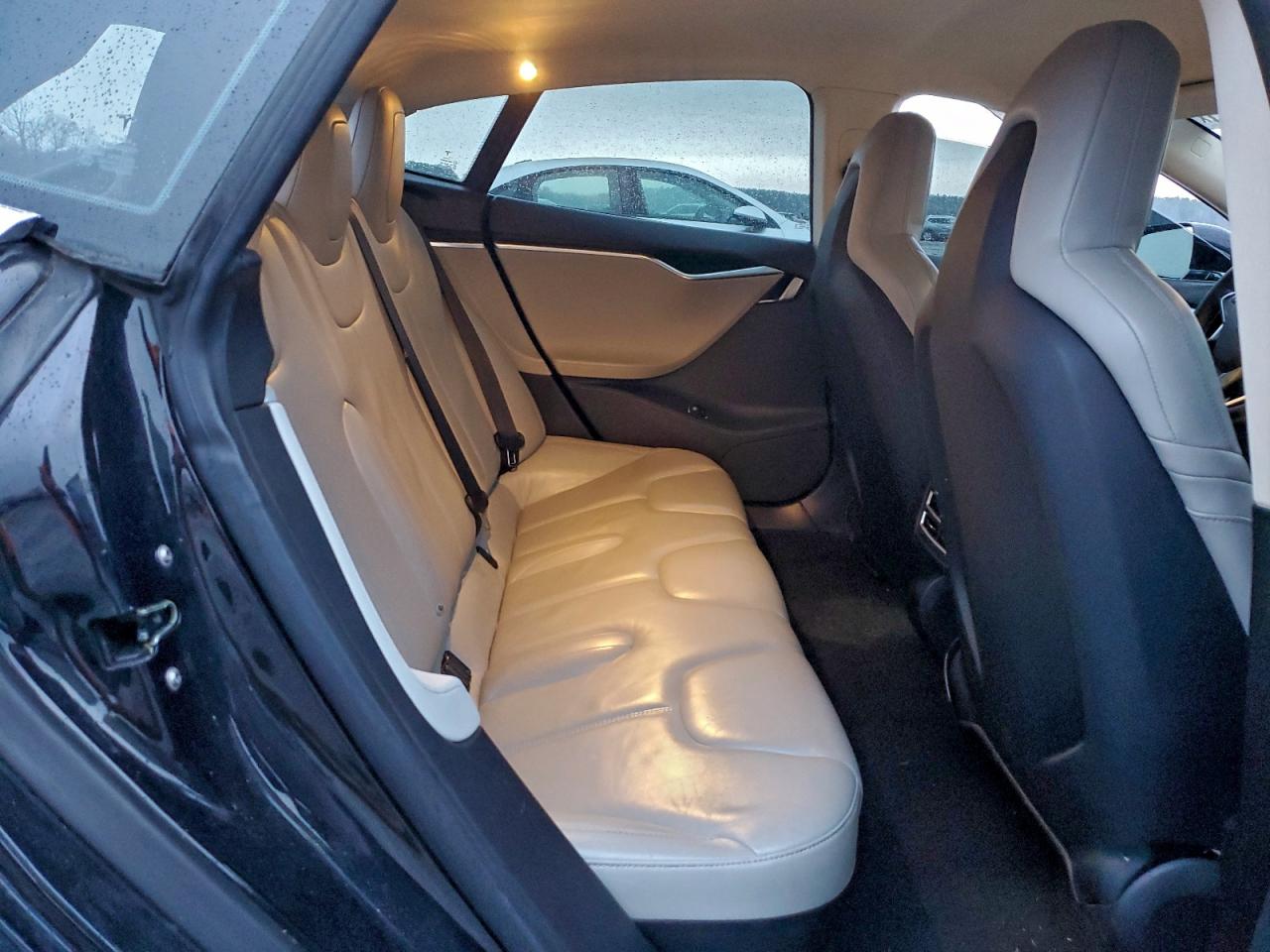 Tesla Model S 70d Image 4