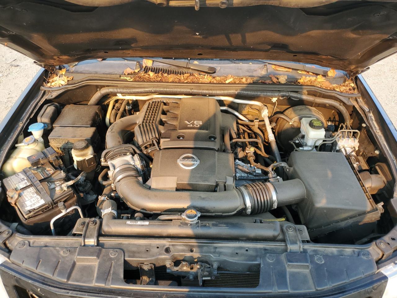 Nissan Frontier S Image 8