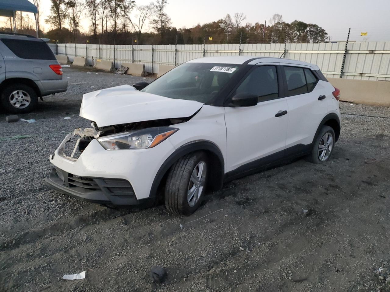 Nissan Kicks S Image 1