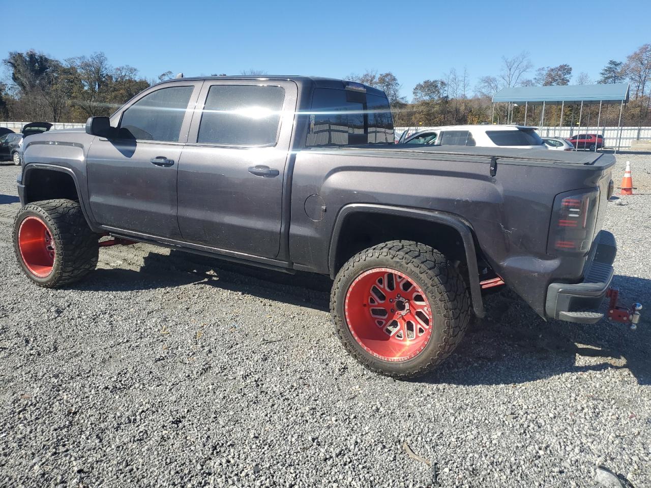 GMC Sierra K1500 Denali Image 12