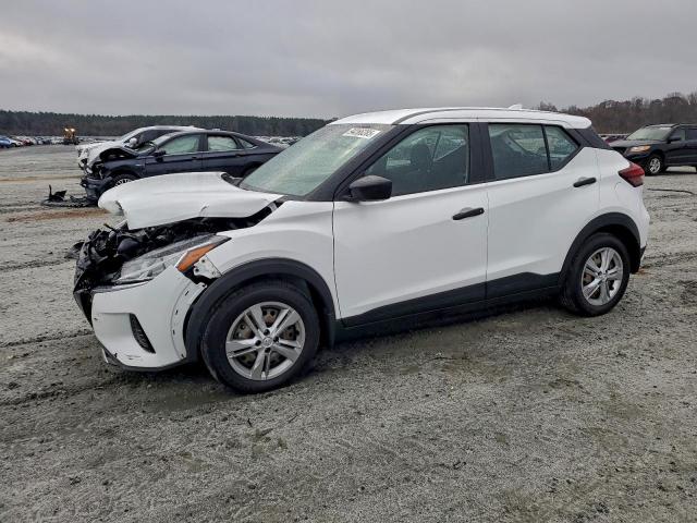  Salvage Nissan Kicks