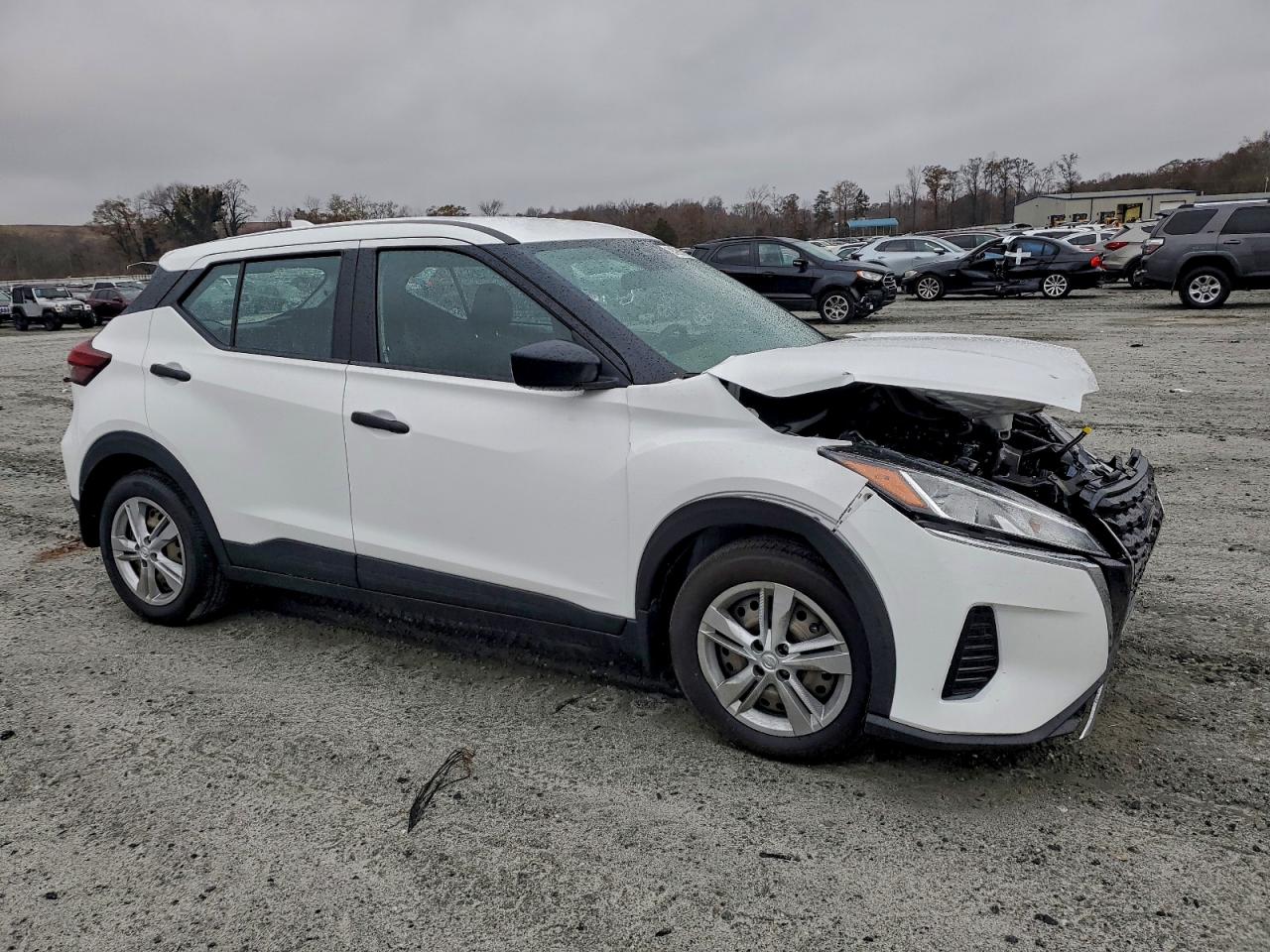 Nissan Kicks S Image 9