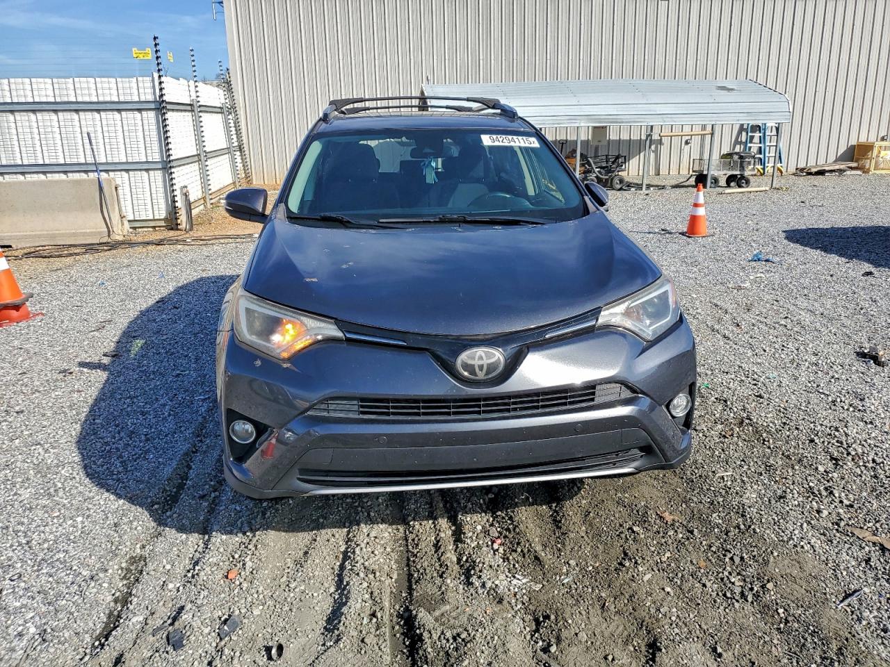 Toyota RAV4 Adventure Image 9