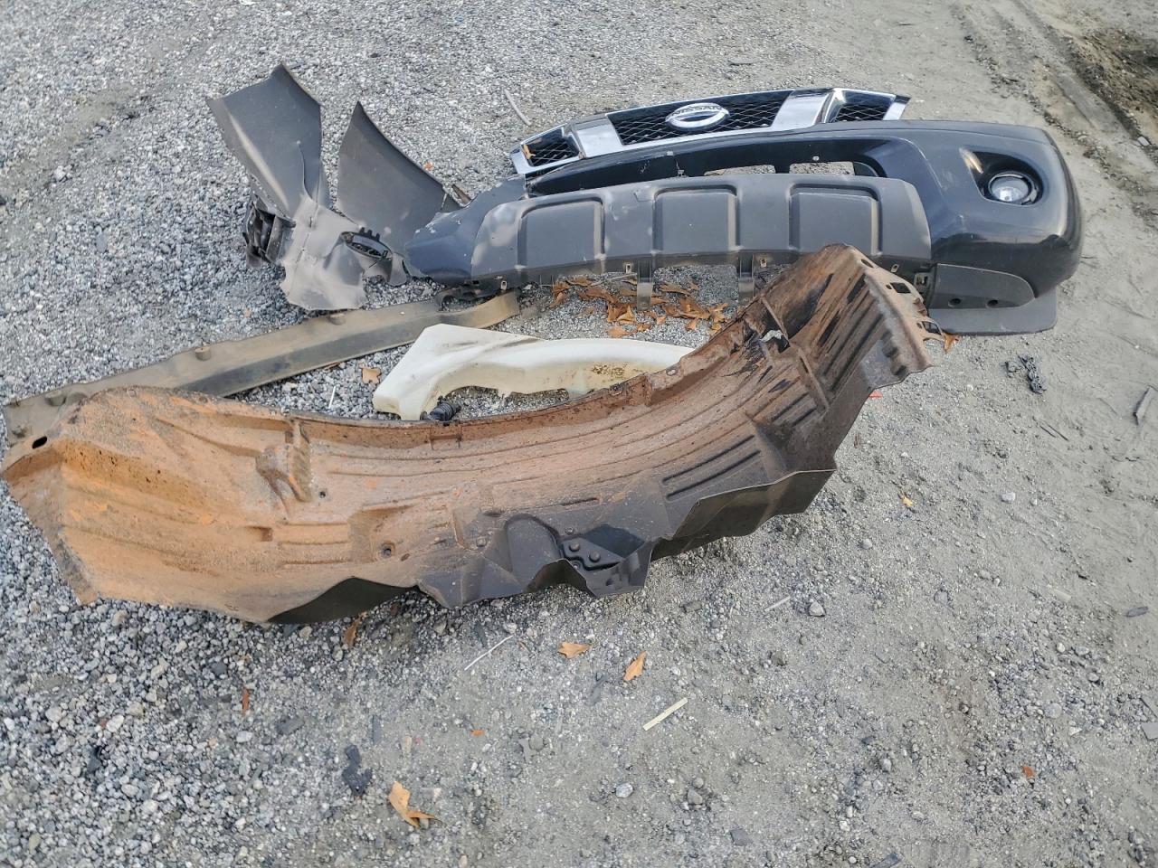 Nissan Frontier S Image 13