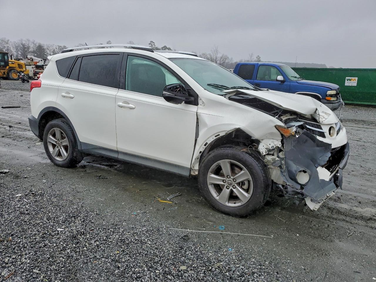 Toyota RAV4 Xle Image 3