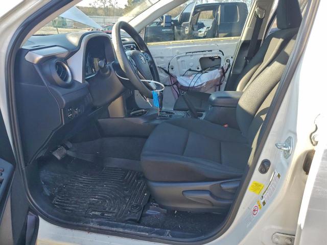 Toyota RAV4 Le Image 7