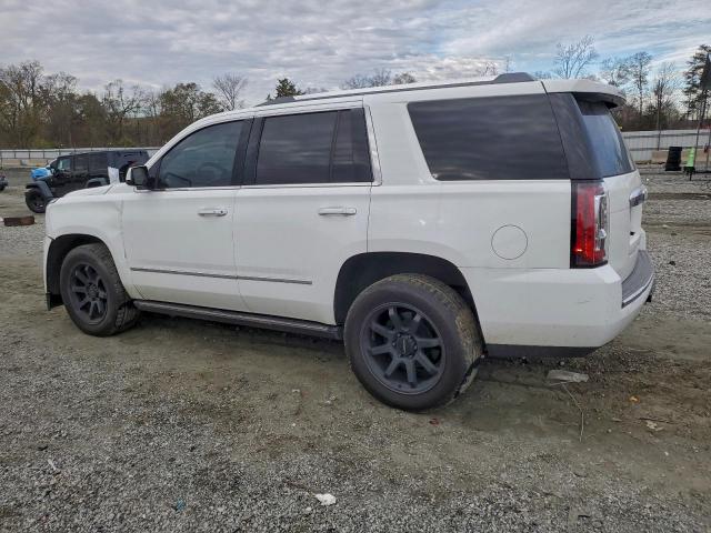 GMC Yukon Denali Image 11
