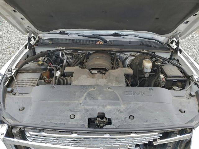 GMC Yukon Denali Image 2