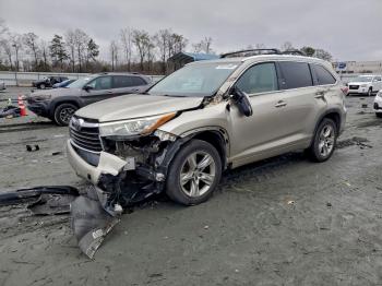  Salvage Toyota Highlander