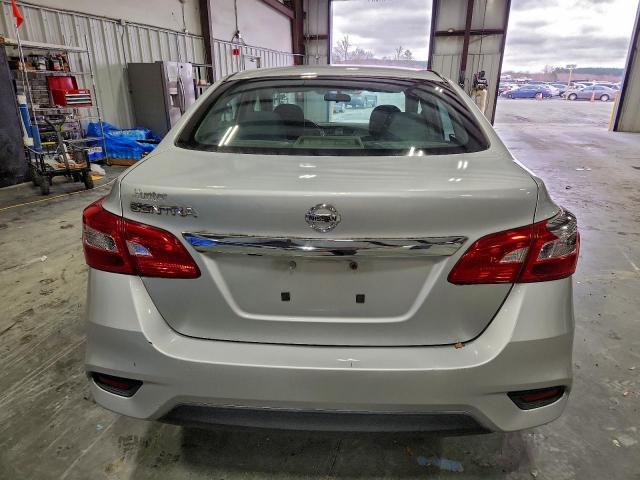 Nissan Sentra S Image 12