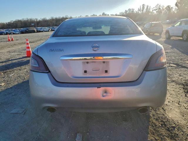 Nissan Maxima S Image 5