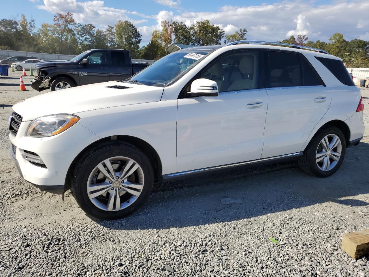 Mercedes-Benz M-Class 350 4matic Image 1