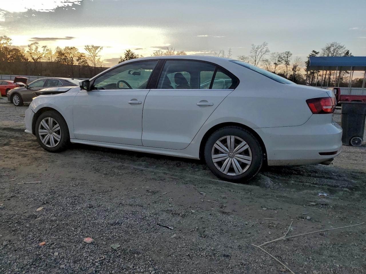 Volkswagen Jetta S Image 2