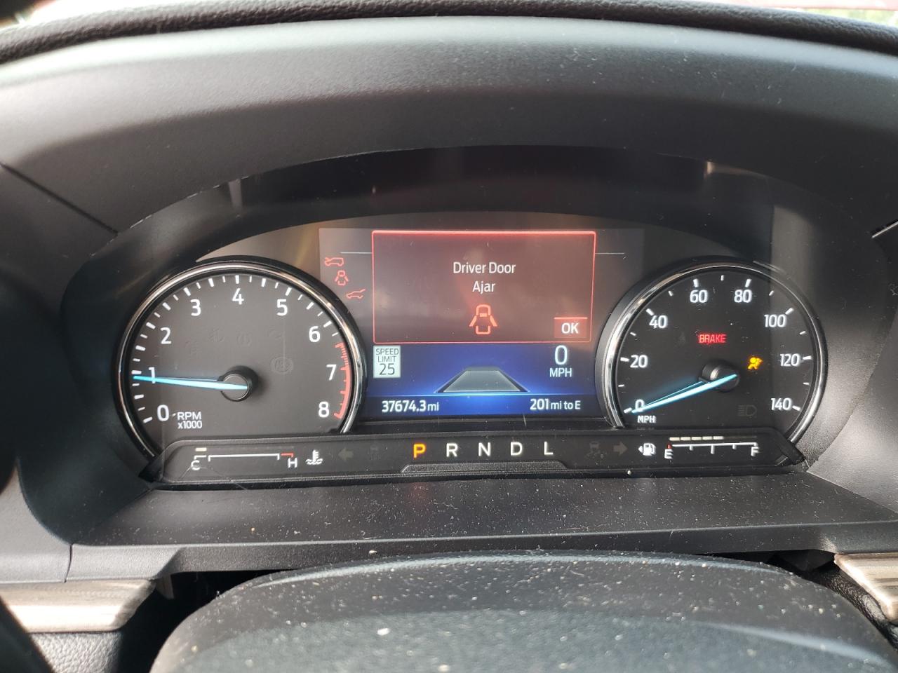 Ford Explorer Limited Image 8