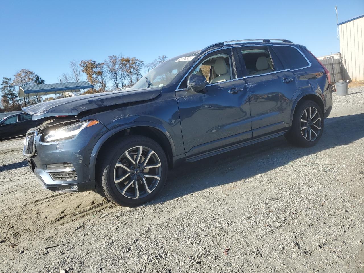 Volvo XC90 T6 Image 1