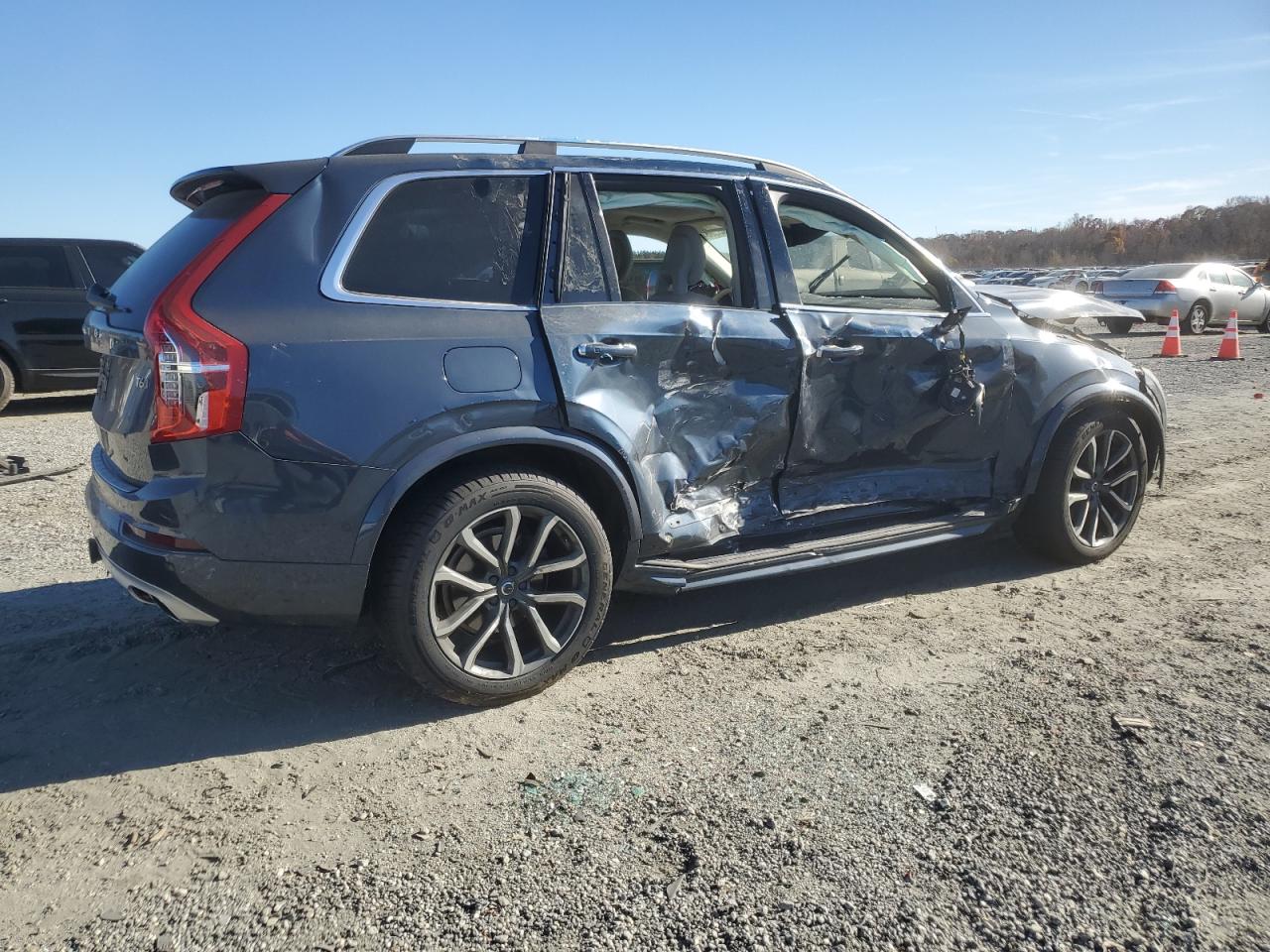 Volvo XC90 T6 Image 2